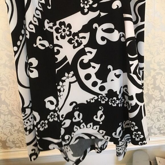 Midi Skirt Cache!  - Picture 3 of 8